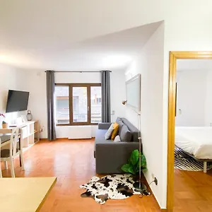 wooden-apt-encamp-centro-wifi-parking-gratis.andorra-la-vella-hotels.net/